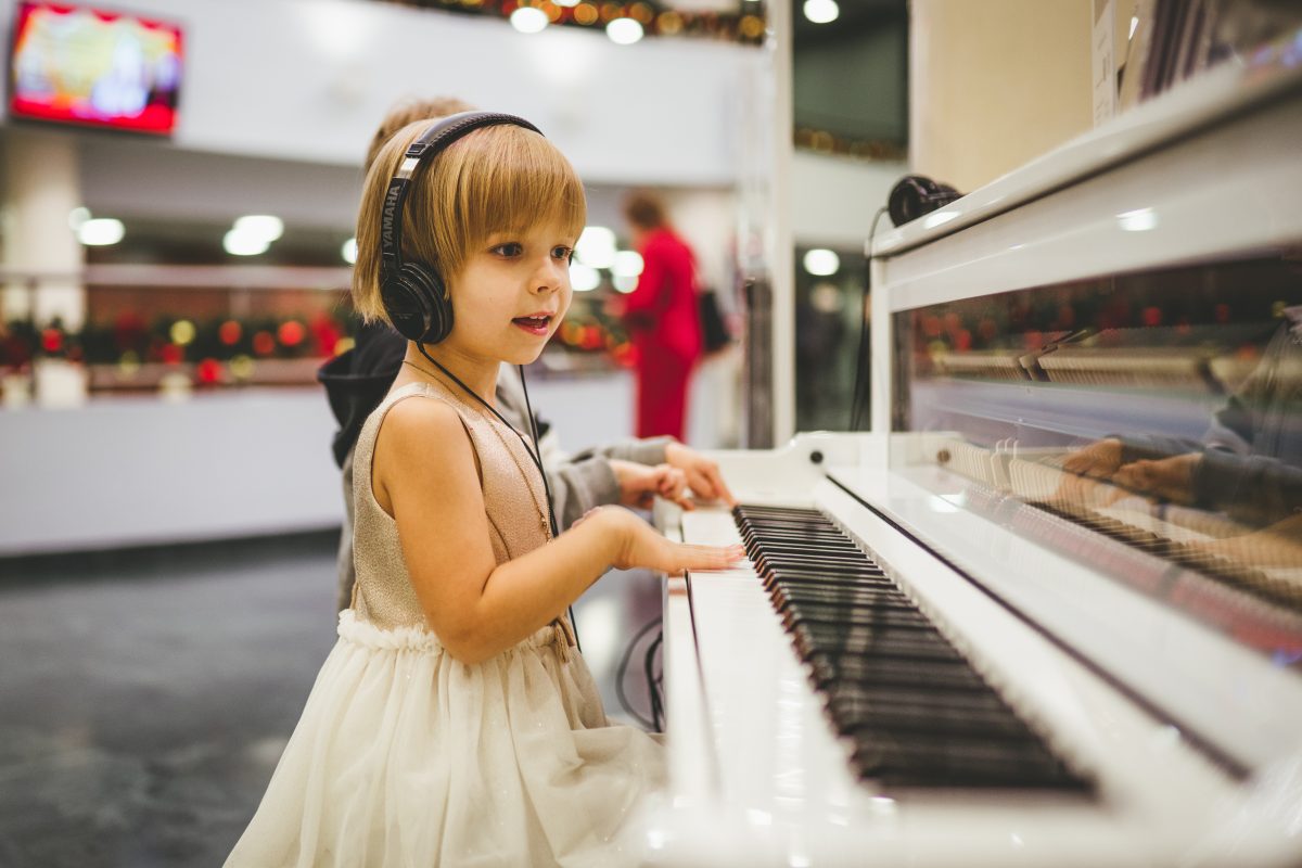 Jak wyglądają typowe zajęcia muzyczne dla dzieci?