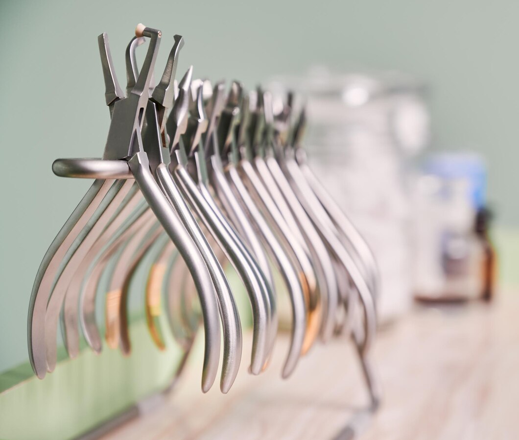 Jak wybrać odpowiednie zaopatrzenie dla gabinetu stomatologicznego – poradnik dla początkujących dentystów