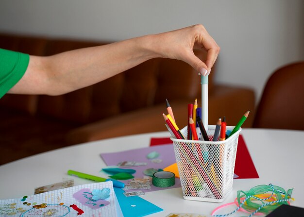 Jak rozwijać kreatywność u dzieci poprzez zabawy plastyczne