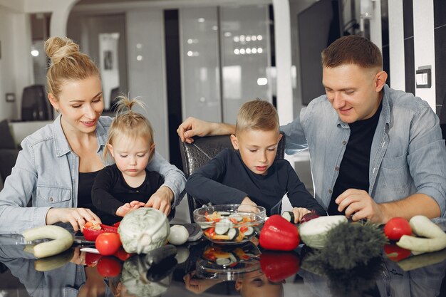 Kreatywne sposoby na wspólne gotowanie z dziećmi, które rozwijają ich pasje kulinarne